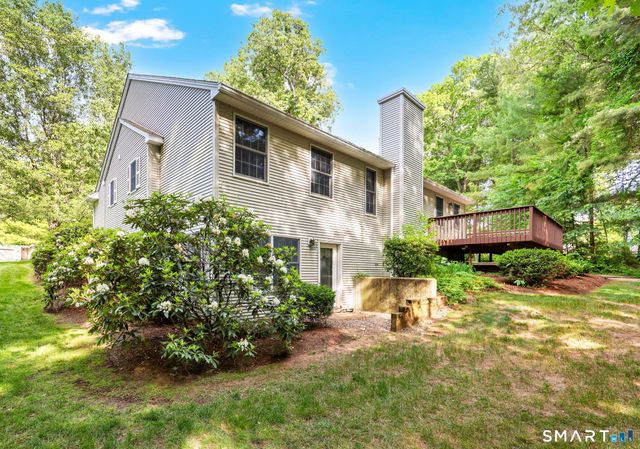 10 Knollwood Circle, Enfield, CT 06082