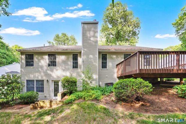 10 Knollwood Circle, Enfield, CT 06082
