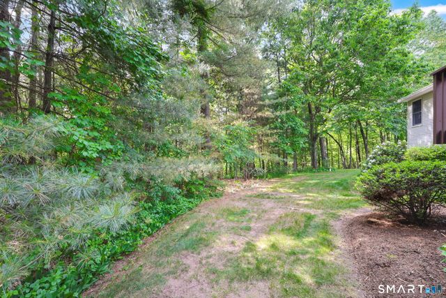 10 Knollwood Circle, Enfield, CT 06082