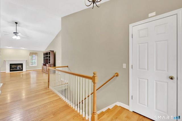 10 Knollwood Circle, Enfield, CT 06082