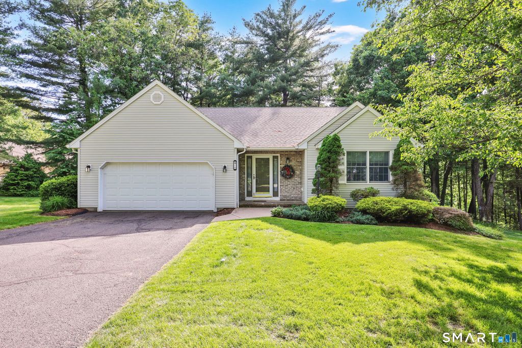 10 Knollwood Circle, Enfield, CT 06082
