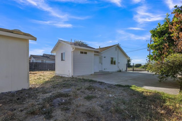 3044 Munford Ave, Stockton, CA 95205