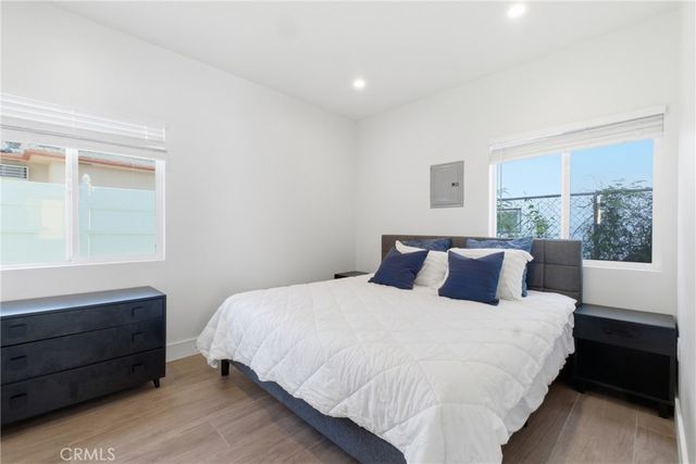 1364 S Ridgeley, Los Angeles, CA 90019