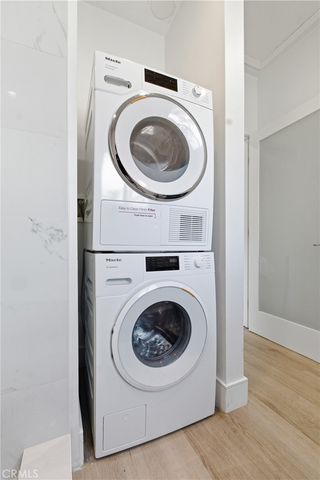 1364 S Ridgeley, Los Angeles, CA 90019