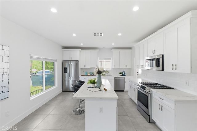 1364 S Ridgeley, Los Angeles, CA 90019