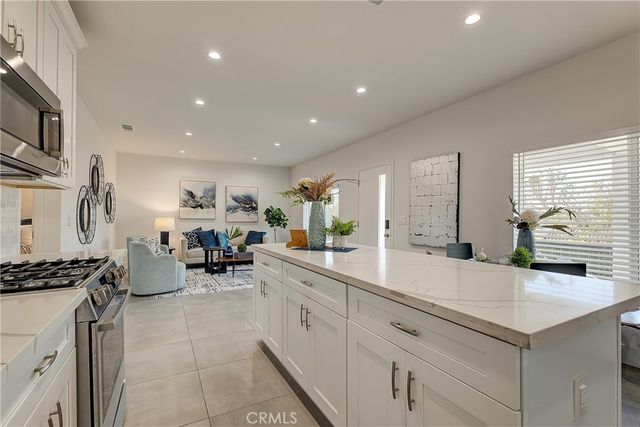 1364 S Ridgeley, Los Angeles, CA 90019