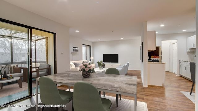 15 Pine Cluster Circle G, Manalapan, NJ 07726