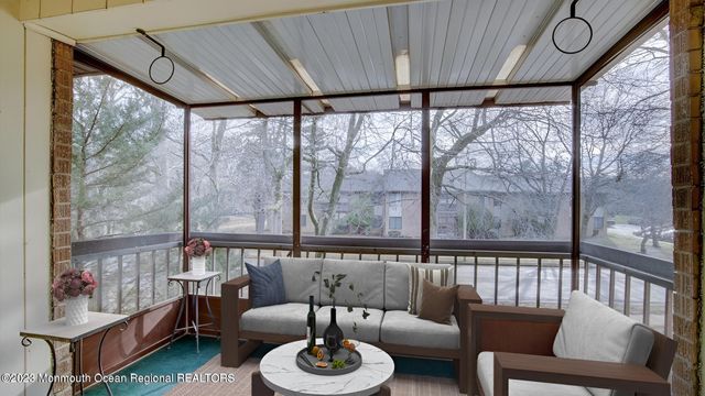 15 Pine Cluster Circle G, Manalapan, NJ 07726