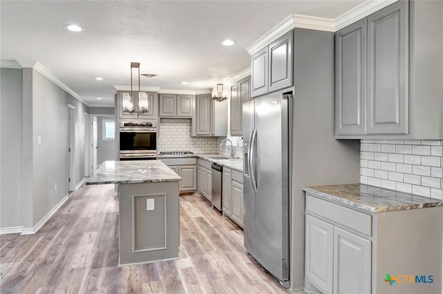 18035 Highway 111 S, Louise, TX 77455