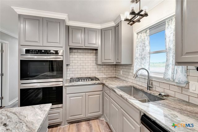 18035 Highway 111 S, Louise, TX 77455