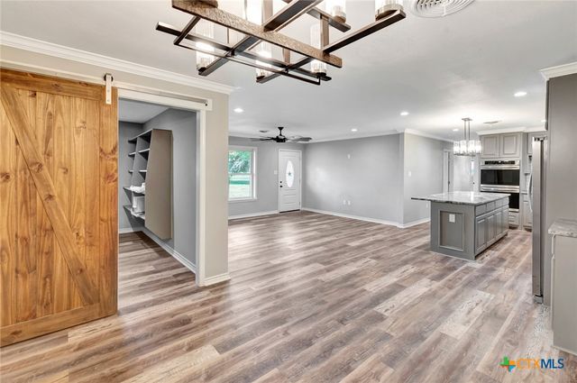 18035 Highway 111 S, Louise, TX 77455