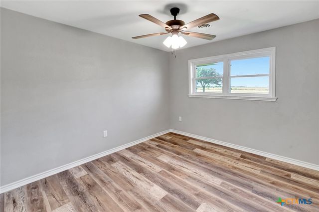 18035 Highway 111 S, Louise, TX 77455