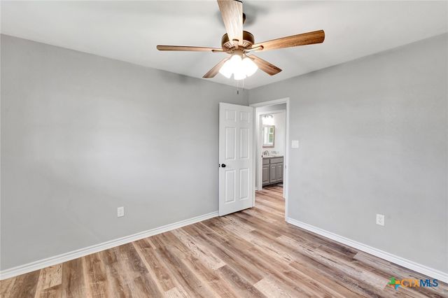 18035 Highway 111 S, Louise, TX 77455