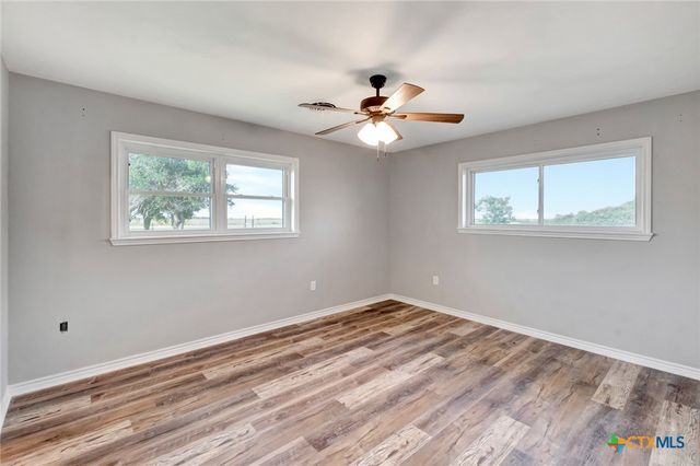 18035 Highway 111 S, Louise, TX 77455