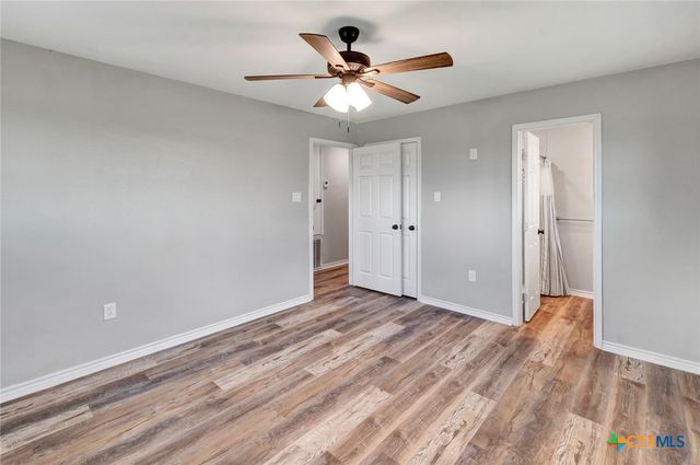 18035 Highway 111 S, Louise, TX 77455