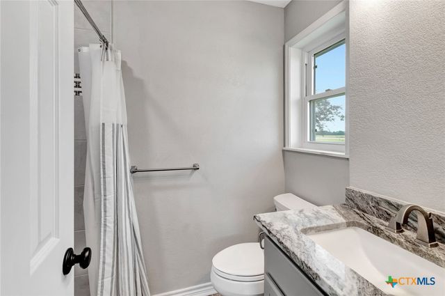 18035 Highway 111 S, Louise, TX 77455