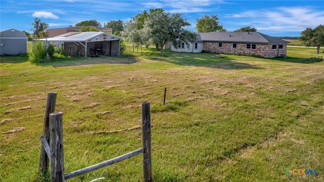 18035 Highway 111 S, Louise, TX 77455