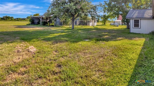 18035 Highway 111 S, Louise, TX 77455