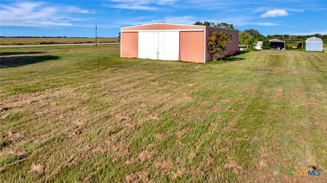 18035 Highway 111 S, Louise, TX 77455