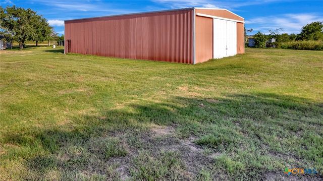 18035 Highway 111 S, Louise, TX 77455