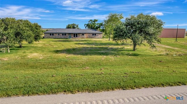 18035 Highway 111 S, Louise, TX 77455