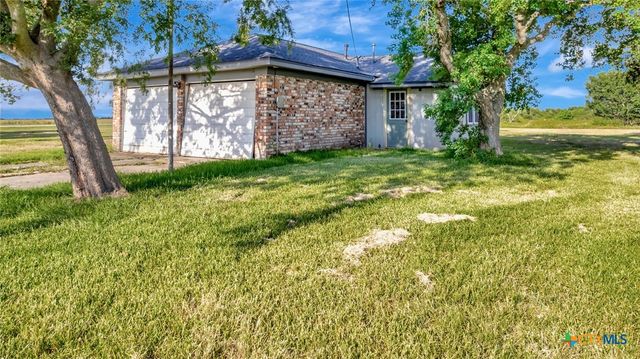 18035 Highway 111 S, Louise, TX 77455