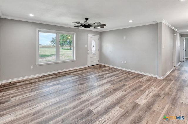 18035 Highway 111 S, Louise, TX 77455