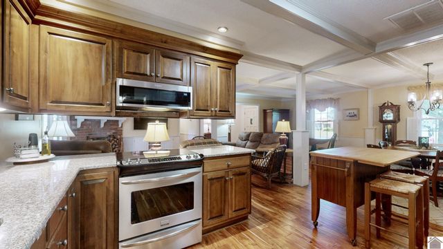 223 Circle Drive, Mayfield, KY 42066