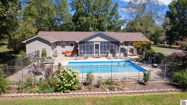 223 Circle Drive, Mayfield, KY 42066