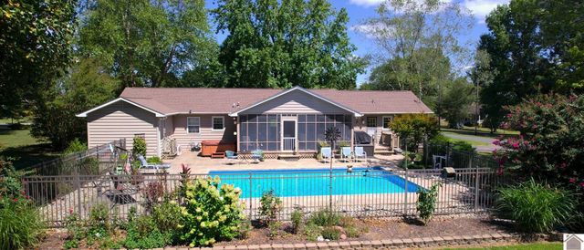 223 Circle Drive, Mayfield, KY 42066