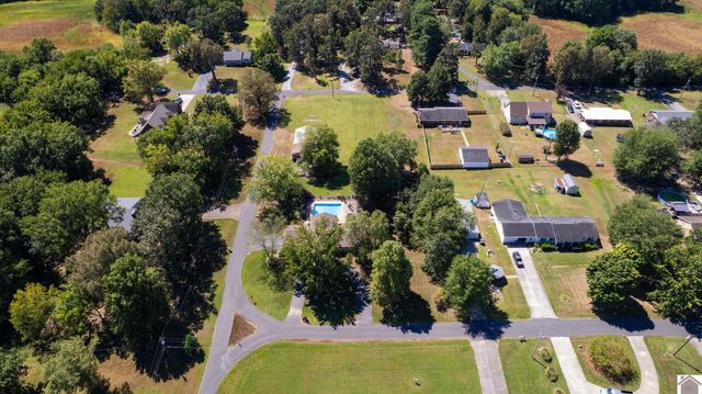 223 Circle Drive, Mayfield, KY 42066