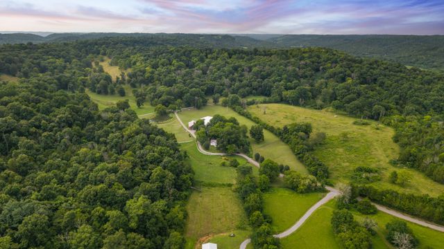 54 Warden Rd, Fayetteville, TN 37334