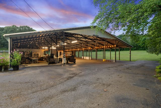 54 Warden Rd, Fayetteville, TN 37334