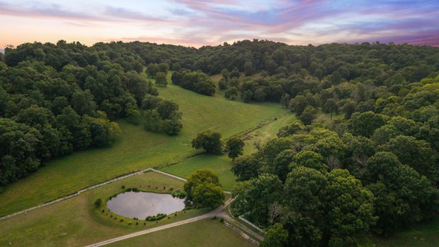 54 Warden Rd, Fayetteville, TN 37334