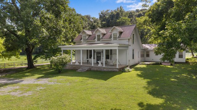 54 Warden Rd, Fayetteville, TN 37334