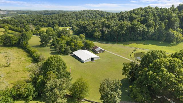 54 Warden Rd, Fayetteville, TN 37334