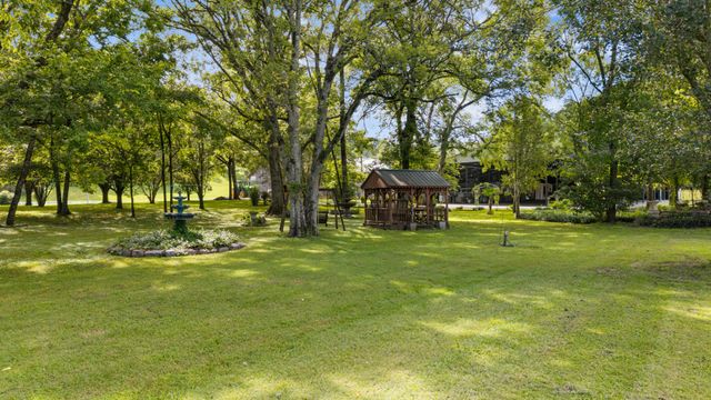 54 Warden Rd, Fayetteville, TN 37334