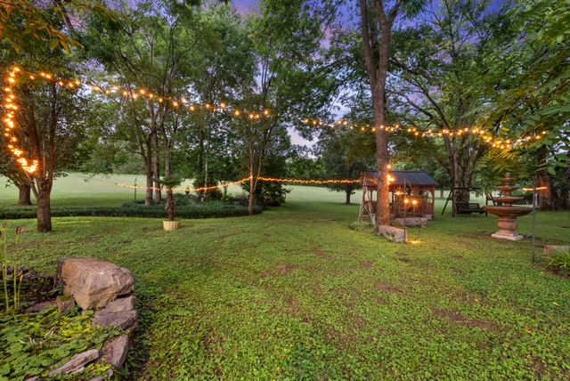 54 Warden Rd, Fayetteville, TN 37334