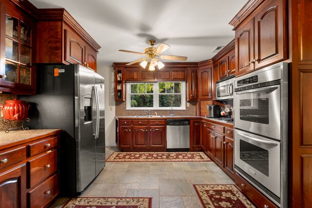54 Warden Rd, Fayetteville, TN 37334