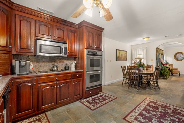 54 Warden Rd, Fayetteville, TN 37334