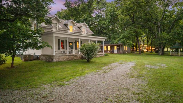 54 Warden Rd, Fayetteville, TN 37334