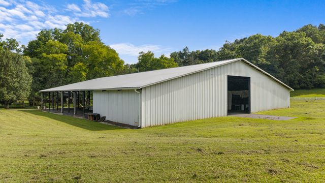 54 Warden Rd, Fayetteville, TN 37334