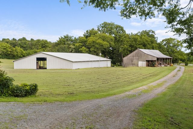 54 Warden Rd, Fayetteville, TN 37334