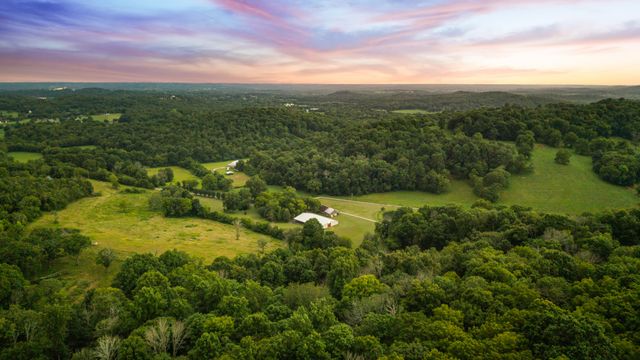 54 Warden Rd, Fayetteville, TN 37334