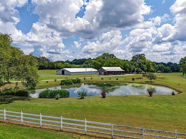 54 Warden Rd, Fayetteville, TN 37334