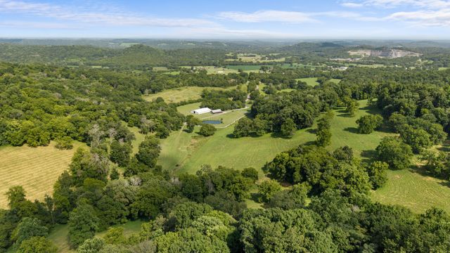 54 Warden Rd, Fayetteville, TN 37334