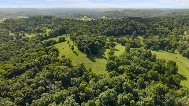 54 Warden Rd, Fayetteville, TN 37334
