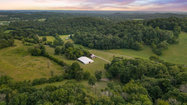 54 Warden Rd, Fayetteville, TN 37334