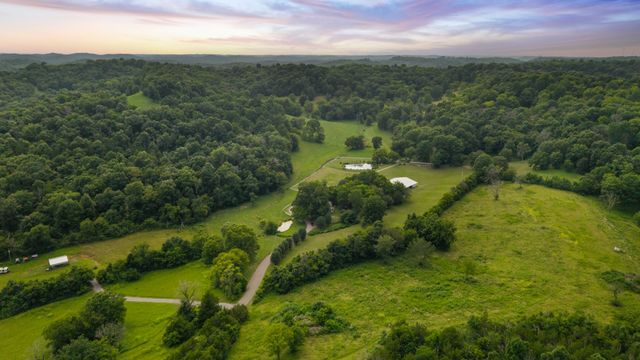 54 Warden Rd, Fayetteville, TN 37334