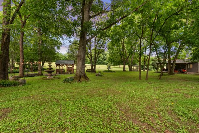 54 Warden Rd, Fayetteville, TN 37334